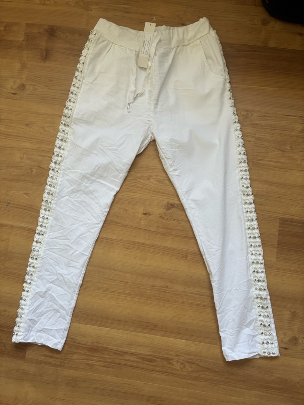 Eternelle white crinkle pants with Pearl-Studded Side Trim